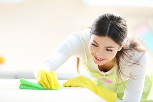 Local deep cleaning service covering Canary Wharf and nearby E14 areas